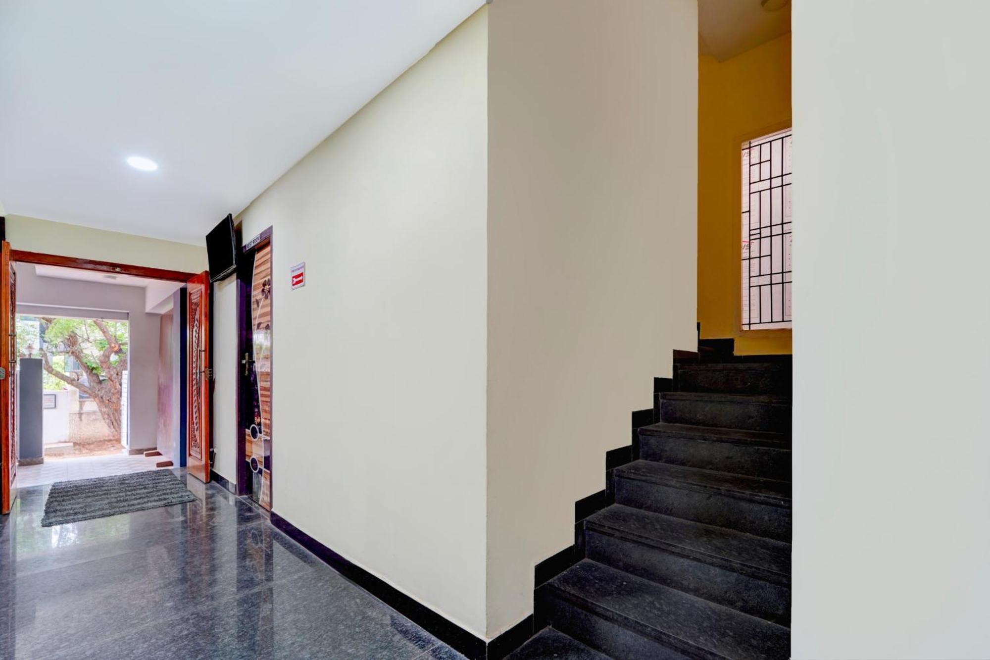 Super Hotel O Madurai Near Bus Stand Tallākulam Exterior photo